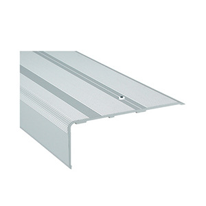 Nez de marche finition strié dessus large, alu incolore, longueur 3m, Romus