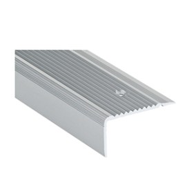 Nez de marche finition rénovation dessus striés percé Romus